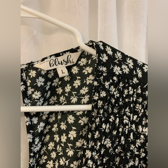 Black & White Floral Dress - Picture 5 of 10